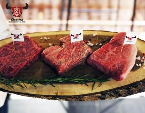 Thịt bò Snow Aging Wagyu hay còn gọi là thịt bò ủ tuyết được phục vụ duy nhất tại Ussina