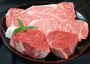 Thịt bò Wagya sau khi được ủ tuyết trong 30 ngày trở thành món thịt bò Wagyu cao cấp có giá trị cao