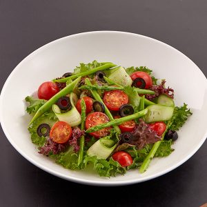 Salad cà chua hokkaido và rau hỗn hợp