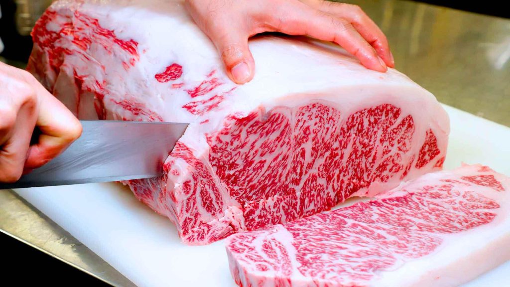 So Sánh Giá Trị Dinh Dưỡng Bò Wagyu Với Các Loại Thịt Bò Khác